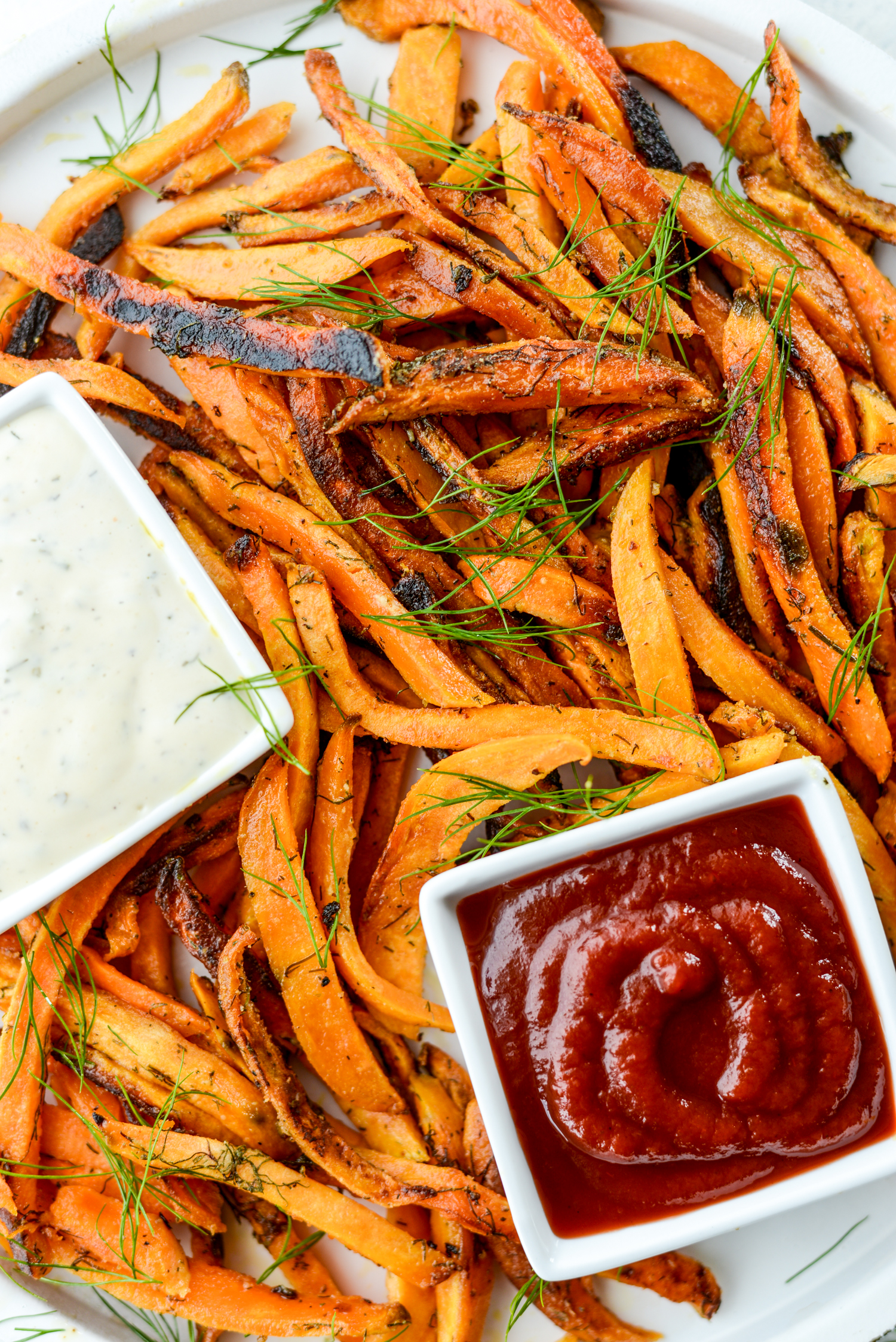 Crispy Homemade Dairy-Free Ranch Fries | simplerootswellness.com #frenchfries #easyrecipes #mealprep #ranch #healthy