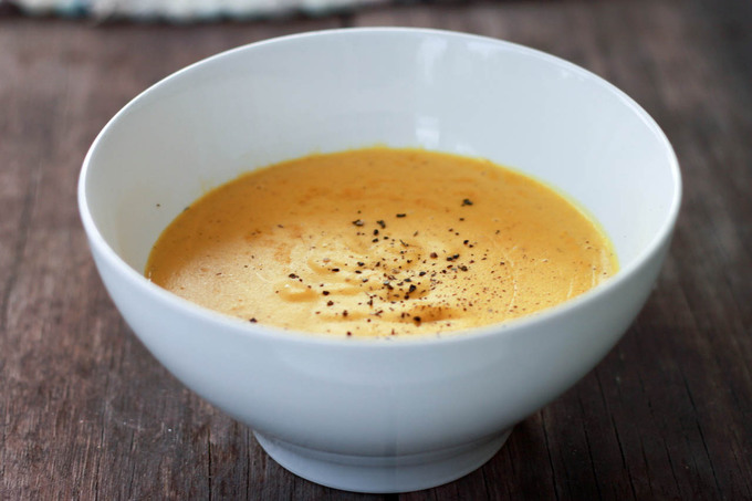 Creamy Butternut Squash Soup | simplerootswellness.com