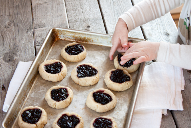 Blueberry Thumbprint Cookies | simplerootswellness.com