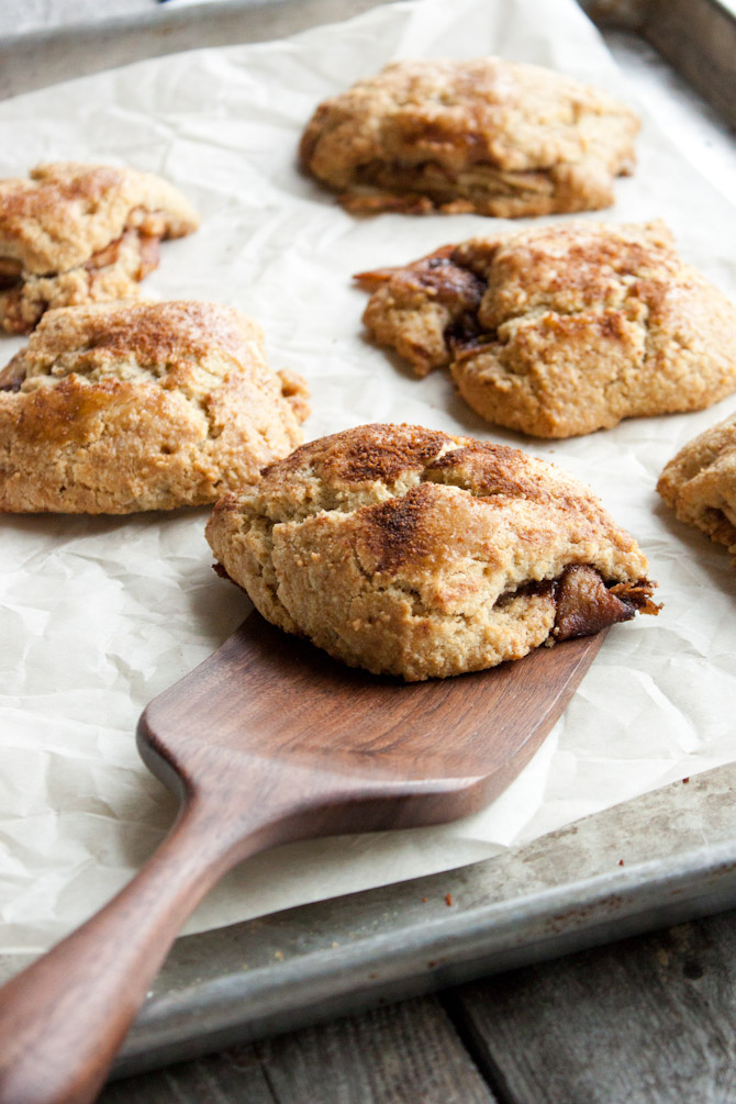 Grain Free Apple Pie Biscuits | simplerootswellness.com