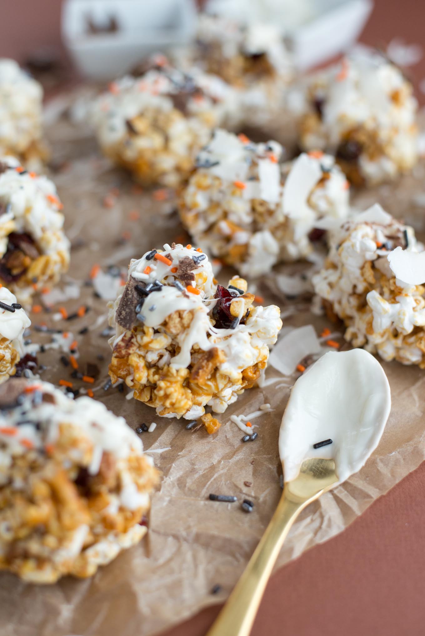 Five ingredient and 10 minutes to this healthified version of popcorn balls