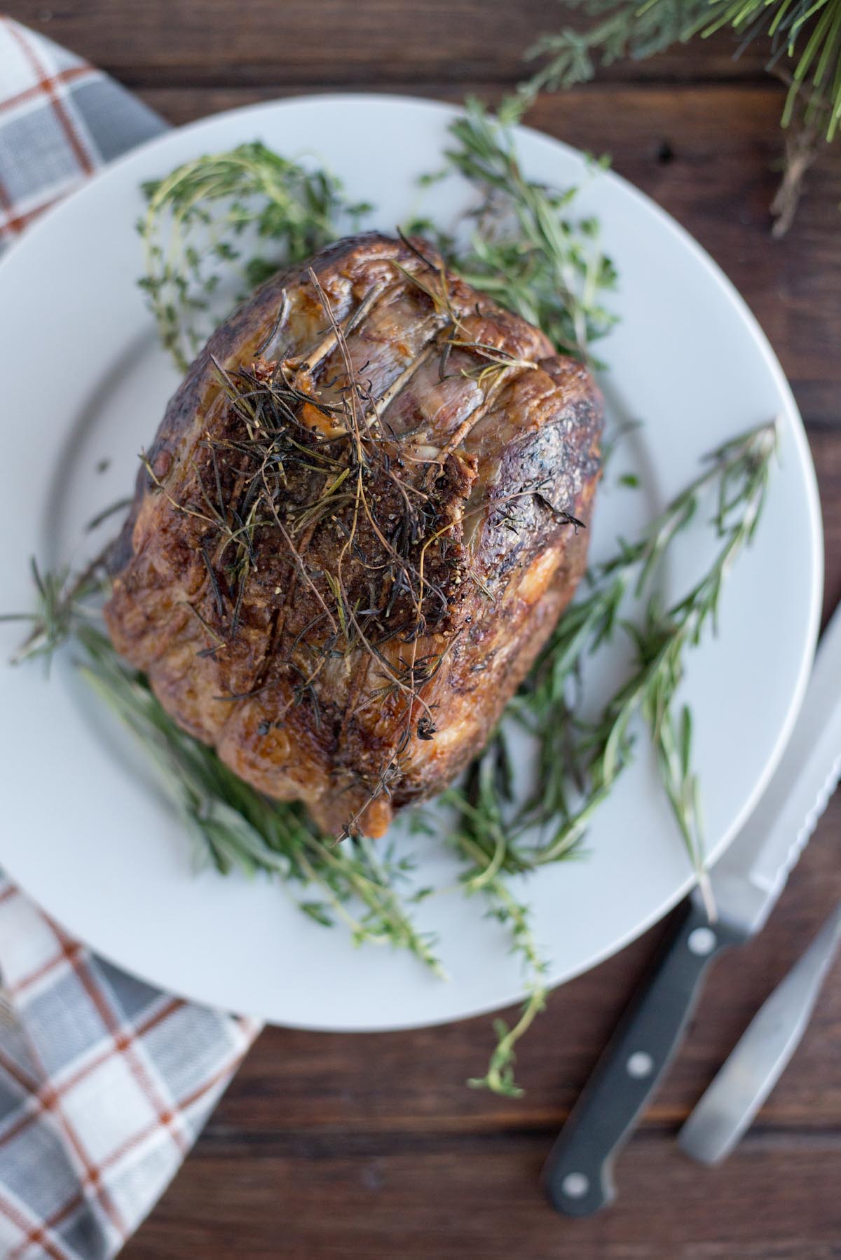 Need something special for Christmas dinner. Try this crowd, pleasing 4 ingredient prime rib roast. 