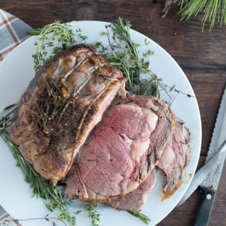 Need something special for Christmas dinner. Try this crowd, pleasing 4 ingredient prime rib roast.