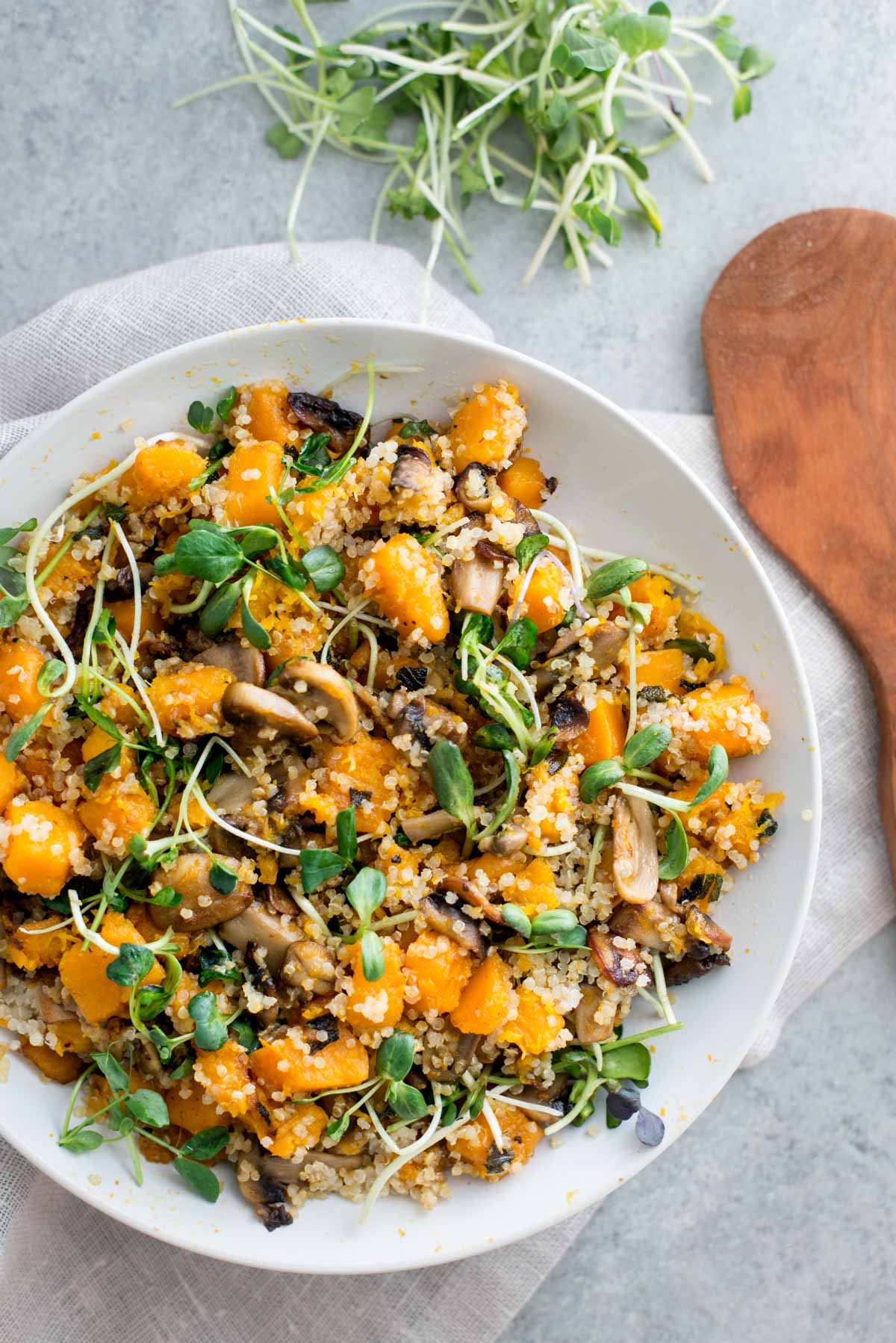 Did you know you shouldn't eat cold salads and smoothies during the fall and winter? Learn more and this delicious recipe for a warm butternut squash salad
