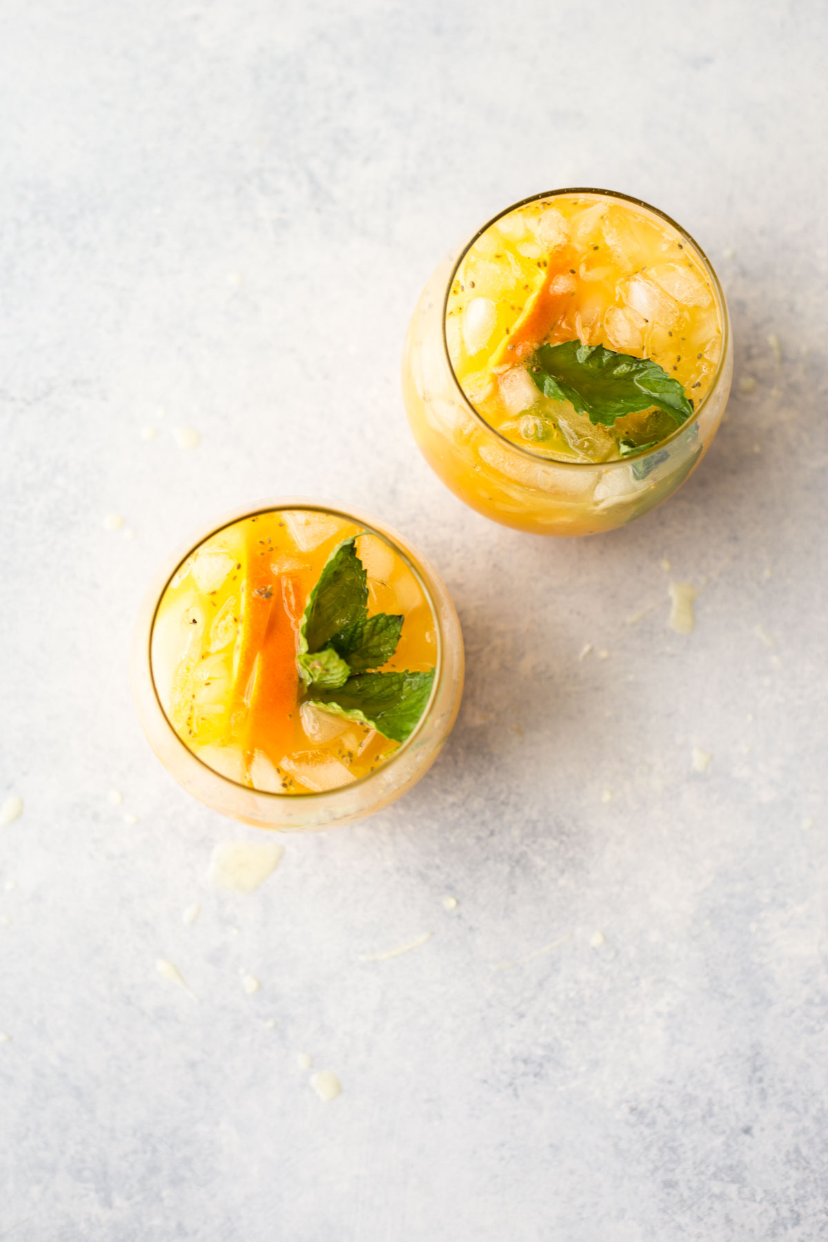 This quick 5-minute refresher has powerful health benefits of turmeric. Check out this refreshing citrus turmeric drink here.