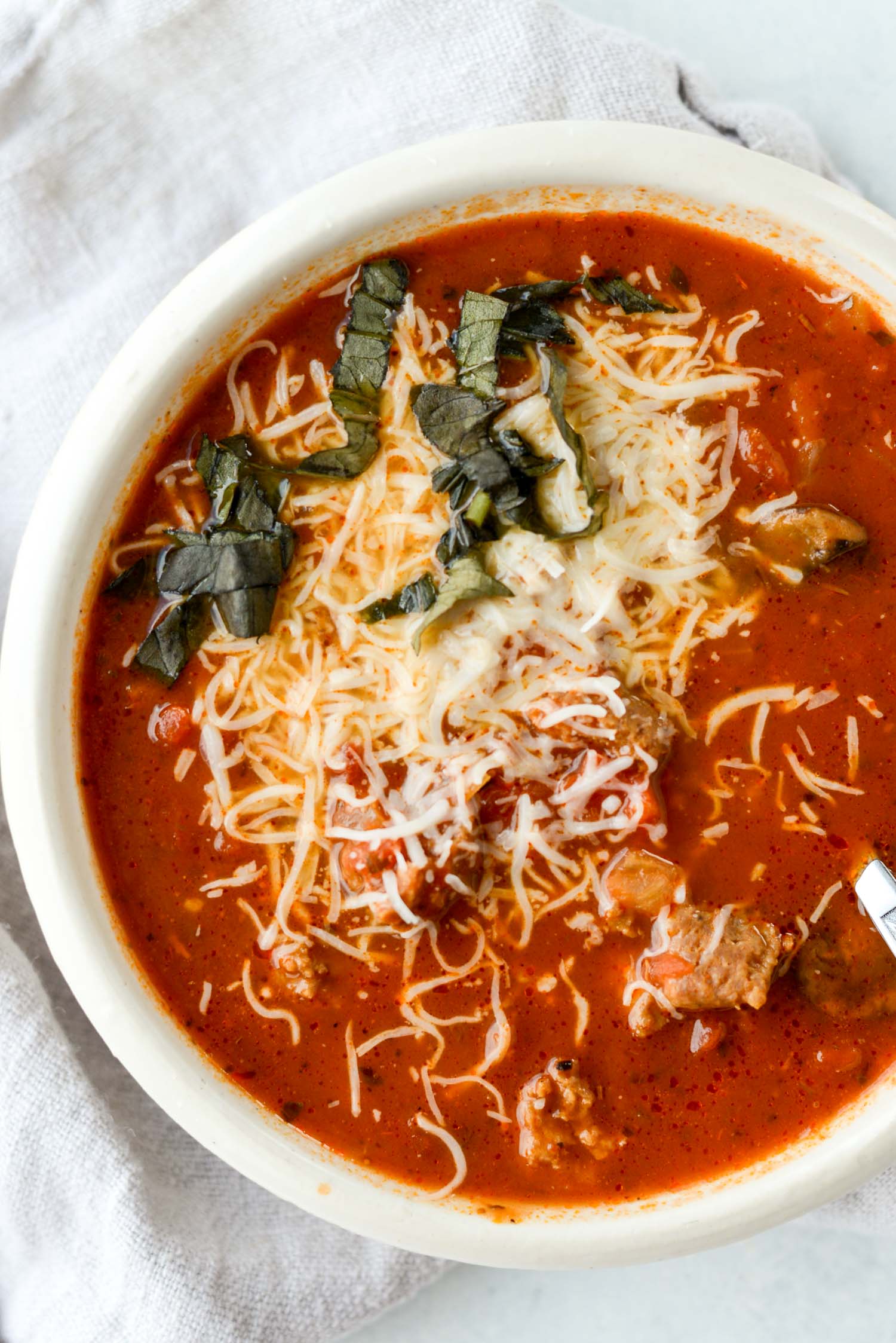 One Pot Healthy Pizza Soup | simplerootswellness.com #podcast #soup #keto #healthy #easy