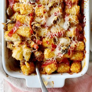 Healthy Pizza Tater Tot Casserole | simplerootswellness.com #podcast #healthylife #healthy #lifestyle #dinnerideas #recipe #healthyrecipe