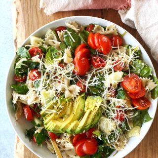 10-Minute Spinach Pasta Caesar Salad {GF, DF, EF} | simplerootswellness.com #pasta #salad #spinach #summer #easy #healthy #quick
